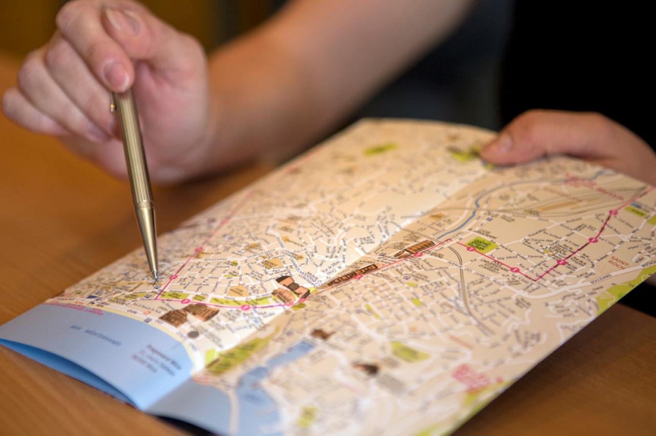 réceptionniste à l'écoute